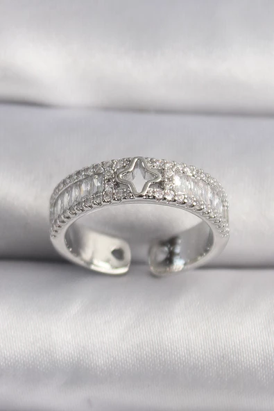 Gümüş Renk Zirkon Taşlı Yıldız İşleme VIP Seri Kadın Yüzük - EBJ241214W30000 ürün görseli