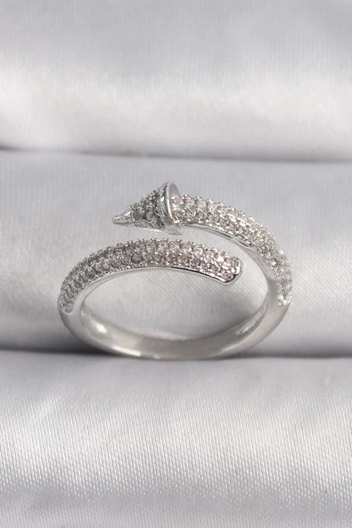 MuI MuI Pirinç Gümüş Renk Zirkon Taşlı Çivi Model VIP Seri Kadın Yüzük