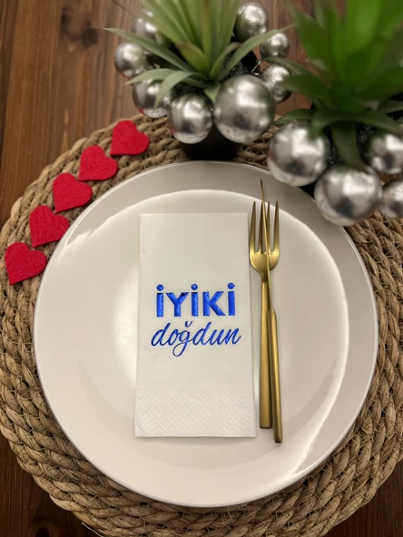 Mavi Yaldızlı Beyaz İyi Ki Doğdun Baskılı Garson Katlama Peçete 16 lı