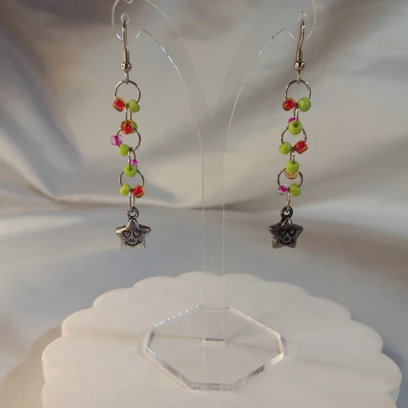 Yıldız Figürlü Renkli Boncuklu Sallantılı Küpe