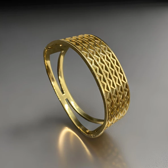 Kadınlar için Antialerjik 316L Çelik ve Gold Renk Zarif ve Şık Zikzak Model Kelepçe Bileklik ürün görseli 1