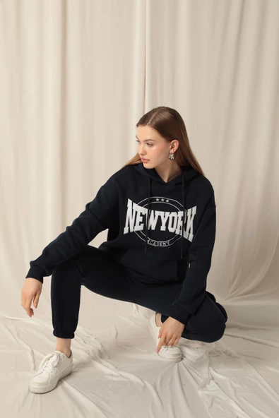 Üç İplik Newyork Nakışlı Kadın Lacivert Sweat