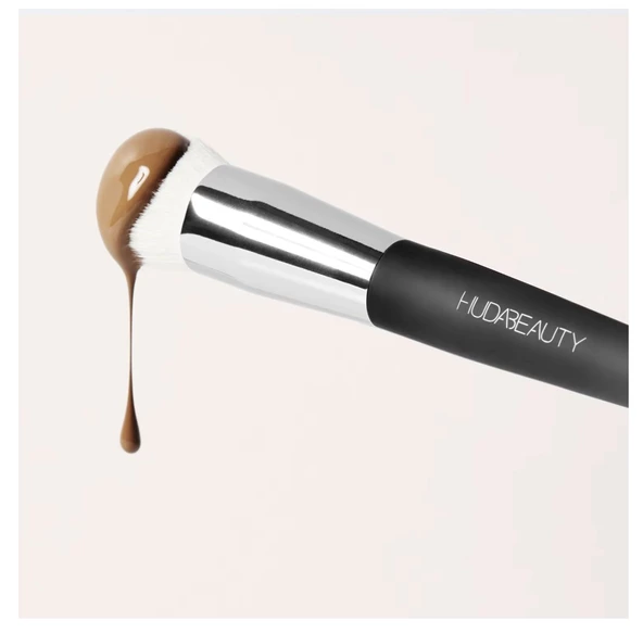 HUDA BEAUTY Huda Beauty Base Brush - Fondöten Fırçası - 3