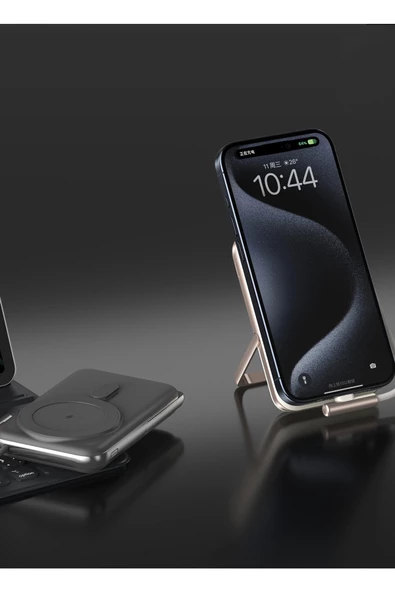 URR Dahili Type-C Kablolu Dijital Göstergeli 10.000 mAh Kablosuz Şarj Magsafe Powerbank - 7