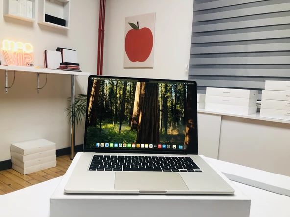 MacBook Air 15.3 inc M2 8CPU 10GPU 8GB 256GB Yıldız Işığı MQKU3TU/A - SIFIR GİBİ