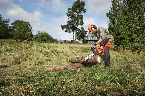 Husqvarna 450 2.4 kW Benzinli Motorlu Testere - 2