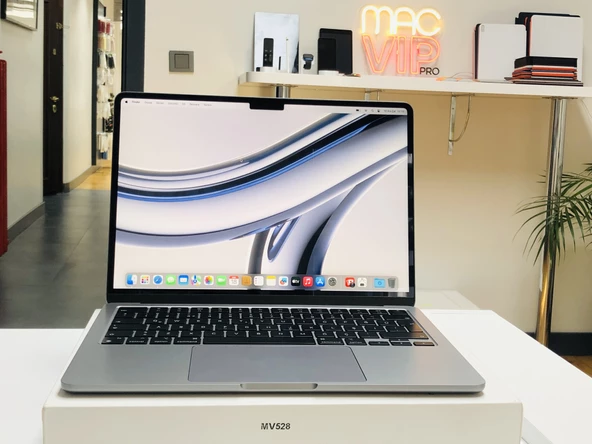 MacBook Air 13.6 inc M2 8CPU 10GPU 16GB 512GB Uzay Grisi Z1HK000LC