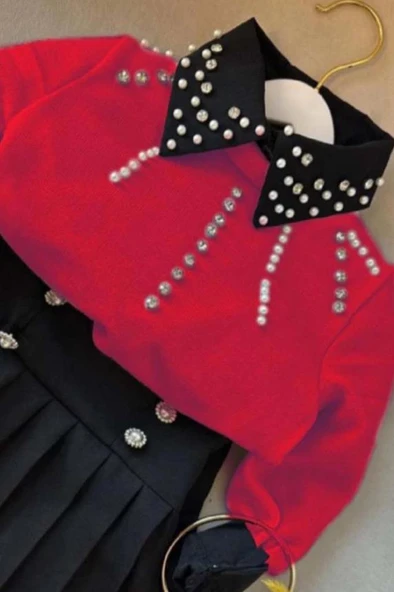 Kız Çocuk Üzeri Taş ve Boncuk İşlemeli Kırmızı Kazak Gömlek Kombin Gümüş Düğme Pileli Etekli Takım - 3