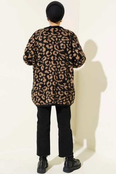 Leopar Desen Düğmeli Salaş Triko Hırka Bisküvi - Resim 3