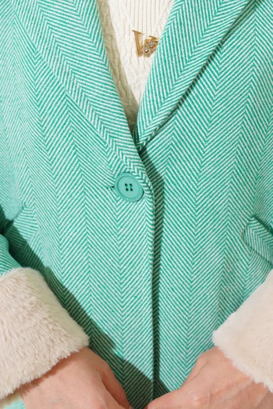 Kolu Peluş Zigzag Desen Kaşe Kaban Yeşil - Resim 4