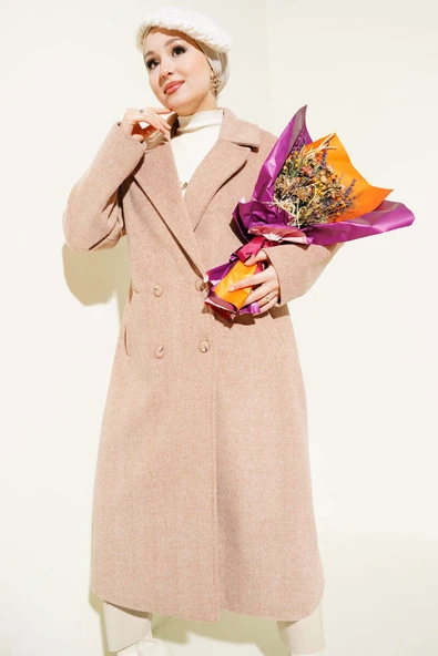 İnce Zikzak Çizgili Kaşe Kaban Latte ürün görseli 1