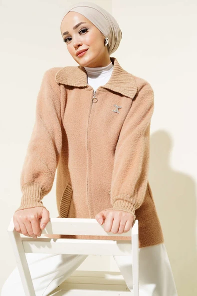 Fermuarlı Sakallı Triko Hırka Latte ürün görseli