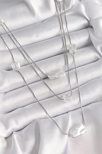 Pirinç Gümüş Renk Ezme İnci Model Çoklu Kadın Kolye - EBJ241221W30087 ürün görseli