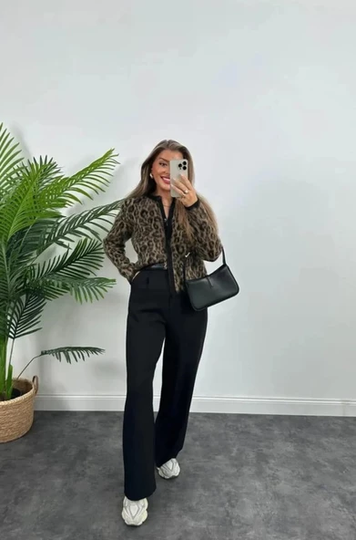 Leopar Desenli Yumoş Triko Düğmeli Kısa Hırka - 2