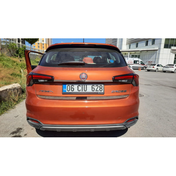 Fiat Egea Cross 2020 ÜZERİ Krom Bagaj Alt Çıtası