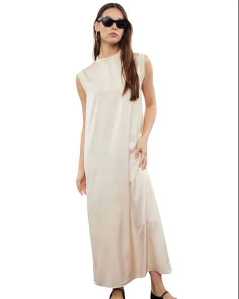Sıfır Yaka Kolsuz Krem Düz Uzun Saten Elbise ürün görseli