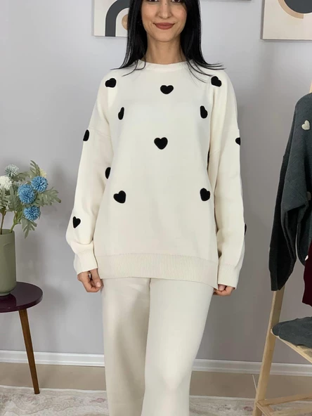 Kadın Uzun Kol Kalpli Bisiklet Yaka Triko Kazak Pantolon Takım (Beyaz) - Resim 6