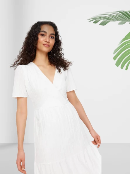 V Yaka Kloş Düz Beyaz Elbise - Resim 3