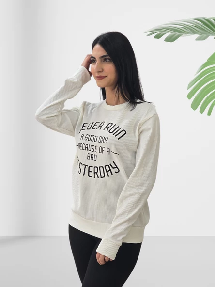 Never Run Baskılı 0 Yaka Sweatshirt (Beyaz) - 4