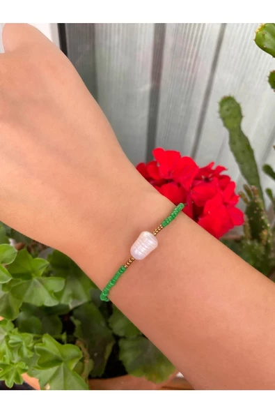 Yeşil Kum Boncuk Inci Bileklik, Inci Uçlu Bileklik, Inci Tasarım Bileklik, Arkadaşlık Bilekliği Yeşil Tek Ebat ürün görseli