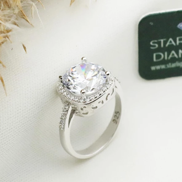 Yanları Pırıltılı Taşlarla Süslenmiş 3.00 ct Starlıght Dıamond Tektaş - Resim 3