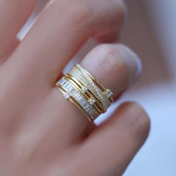 Sarmal Model Zirkon Taşlı Gold Kaplama Gümüş Yüzük ürün görseli 1