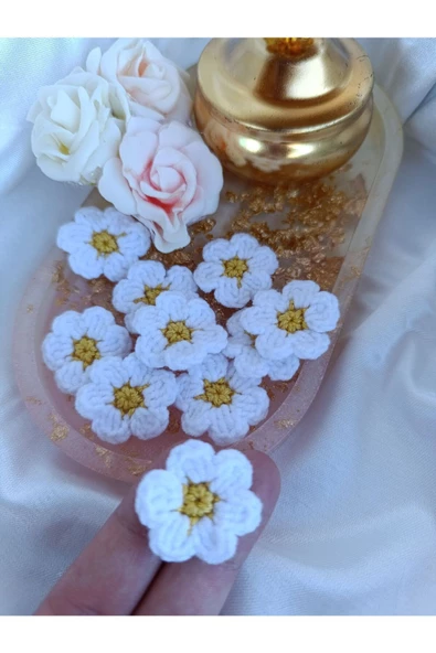 Amigurumi Örgü Toka Papatya Objesi Kıyafete Tokaya  Kombin Beyaz 100 adet Tek Ebat ürün görseli