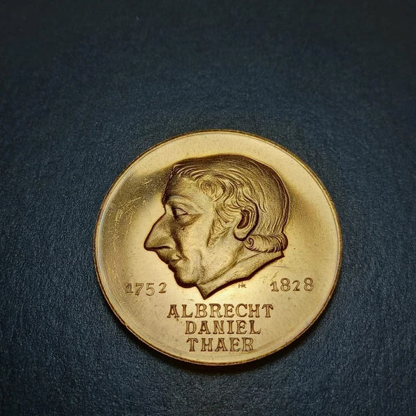 Escoines Koleksiyon Almanya, Ziraat Mühendisi Albrecht Daniel Thaer Hatıra Madalya 36Gram 42mm Nadir - Resim 2