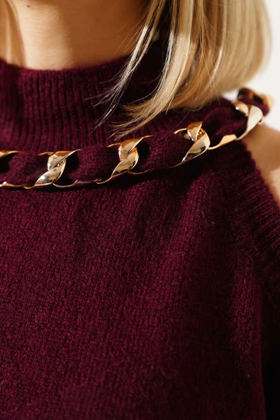 Yaka Zincirli Omuzu Açık Kazak Bordo - 4