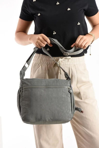 571 collections Çapraz Askılı Ultra Hafif Çok Cepli Bayan Omuz Çantası Gri (Model: 571-6M) - Resim 3