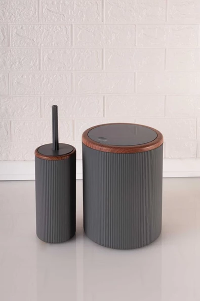 Ahşap Desenli Sallanır Kapak Çizgili Banyo Çöp Kovası Fırça Seti Gri ürün görseli 1