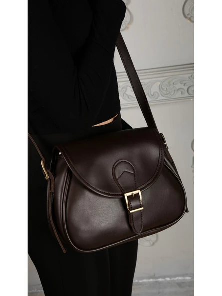 Kadın Büyük Boy Kapaklı Tokalı Retro Omuz Çantası Siyah - Resim 2