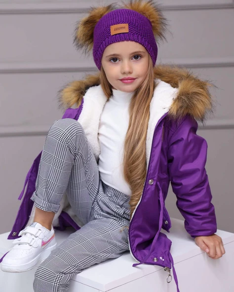 MODAVALS KIZ ÇOCUK TAK ÇIKAR İTHAL KÜRKLÜ KAPİŞONLU BEL AYARLAMALI LASTİKLİ MONT ÇİFT PONPONLU BERE EKOSE PANTOLON 3LU KOMBİN - 3