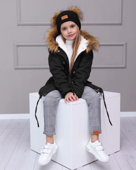 MODAVALS KIZ ÇOCUK TAK ÇIKAR İTHAL KÜRKLÜ KAPİŞONLU BEL AYARLAMALI LASTİKLİ MONT ÇİFT PONPONLU BERE EKOSE PANTOLON 3LU KOMBİN - 6