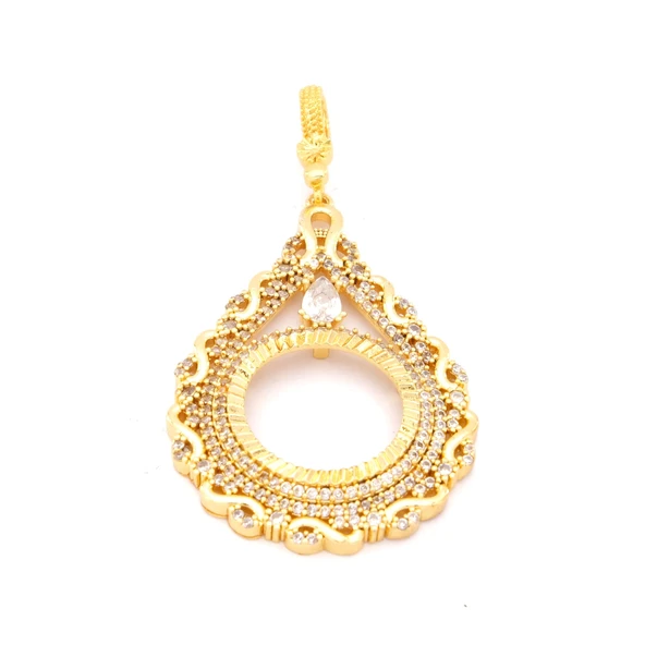 Altın Kaplama Beyaz Taşlı Örgü Çeyrek Çerçeve Kadın Kolye Ucu TGR-431 ürün görseli