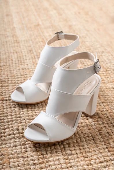 Cassie Topuklu Beyaz Cilt Ayakkabı - Resim 3