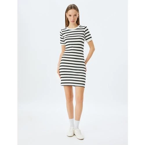 DRESSES - 7