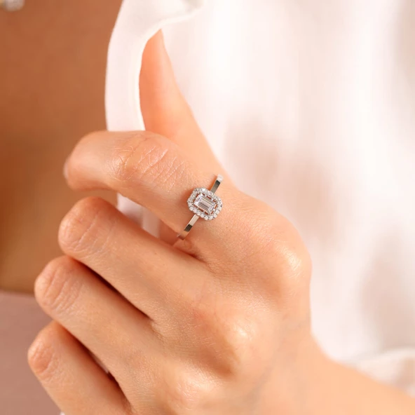 8 Ayar Beyaz Altın Baget Takı Seti (Zincir Dahil) - Resim 4