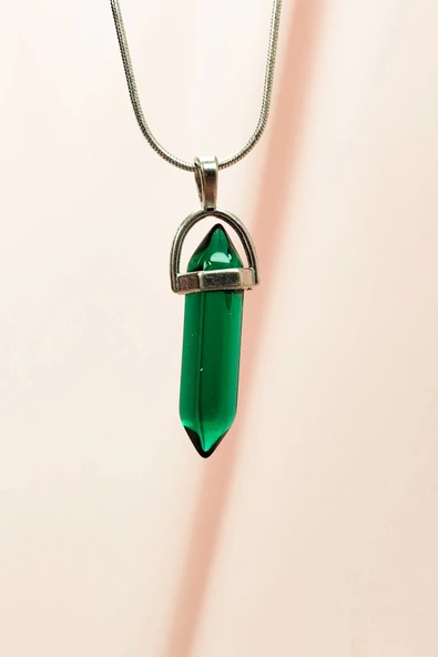 Yeşil Kuvars Doğal Taşı Zincirli El Yapımı Tasarımlı Kolye Uç: 3,5 cm Zincir: 20 cm Kutulu ürün görseli