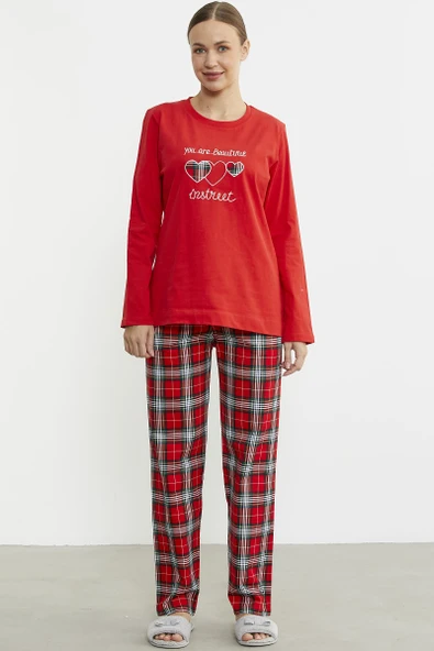 Nakış Detaylı Ekose Pijama Takım - Kırmızı ürün görseli