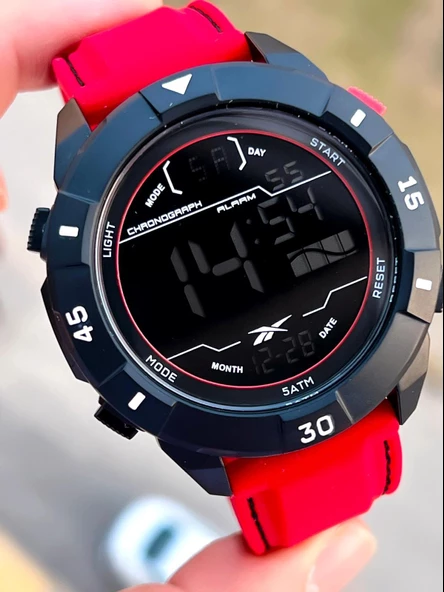 Reebok Silikon Kordon 50 Mt Suya Dayanıklı Dijital Seri Büyük Kasa Spor Erkek Kol Saati RV.PBIG-BG03 - 4