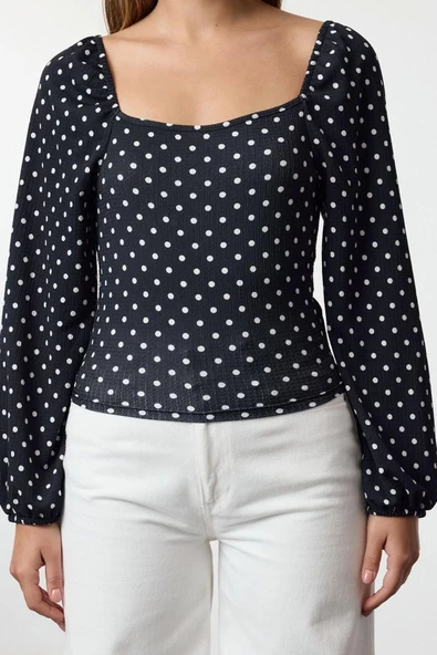 Kadın Crop Balon Kol Regular Kalıp Örme Puantiyeli Fitted Vücuda Oturan Bürümcük Dokulu Bluz