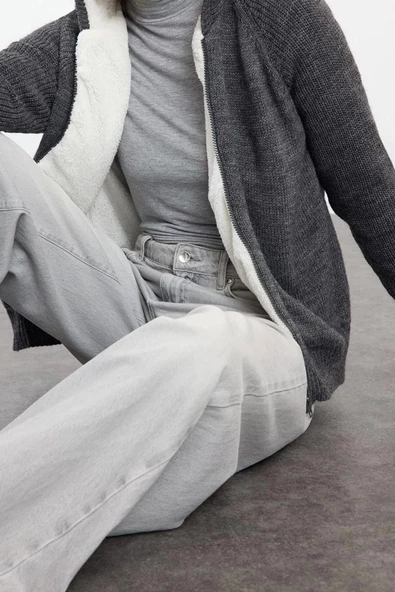 Kadın Moda Şık Regular Kapüşonlu Regular Kapüşonlu Fermuarlı Mont Görünümlü Triko Hırka - 2