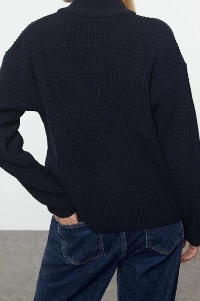 Kadın Moda Regular Dik Yaka Oversize Geniş Kalıp Yumuşak Dokulu Cep Detaylı Triko Hırka - 5