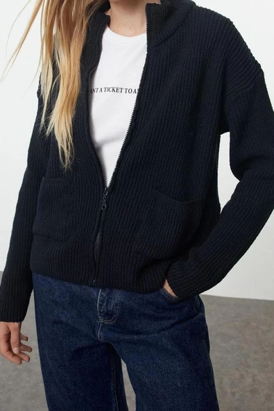 Kadın Moda Regular Dik Yaka Oversize Geniş Kalıp Yumuşak Dokulu Cep Detaylı Triko Hırka - 2