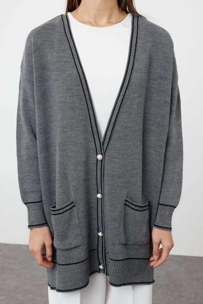 Kadın Tesettür Moda Şık Regular V Yaka Uzun Kol Renk Bloklu İnci Düğmeli Biyeli Oversize Triko Hırka - 5