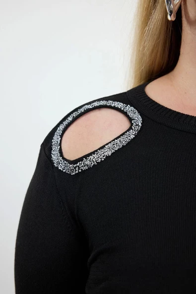 Kadın Büyük Beden Moda Regular Bisiklet Yaka Uzun Kol Düz Omuzları Taşlı Cut Out Detaylı Triko Kazak - 4
