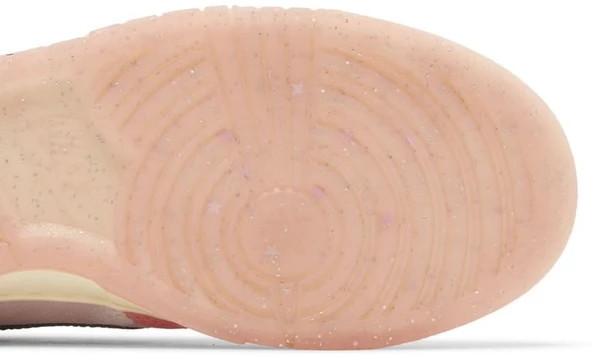 Nike Dunk Low LX Barbie Spor Ayakkabı - Resim 5