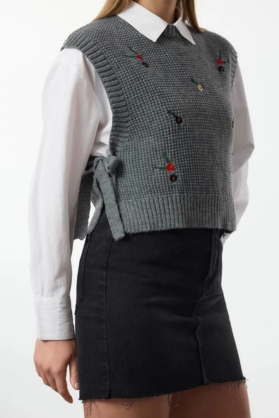 Kadın Moda Şık Bisiklet Yaka Standart Kol Regular İşlemeli Triko Süveter - 3