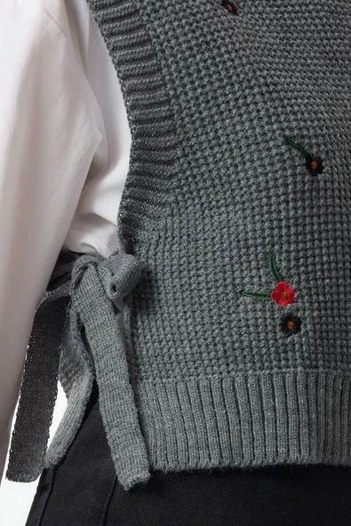 Kadın Moda Şık Bisiklet Yaka Standart Kol Regular İşlemeli Triko Süveter - 2